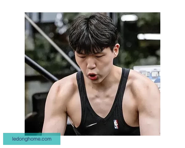 斯普利特赞杨瀚森进步显著 从季初时间减少到成长为更好球员