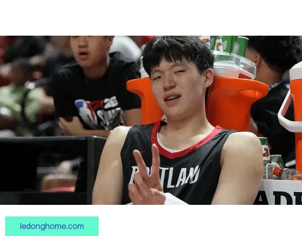 开拓者官方宣布召回杨瀚森晒全队合影告别赛季小杨缺席引发关注热